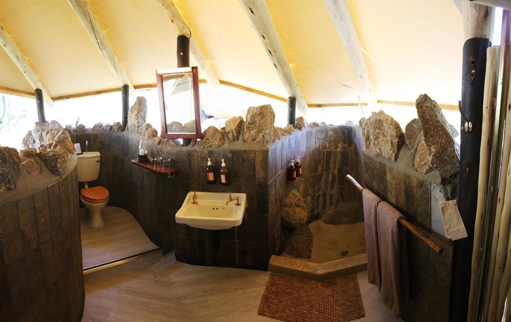 Erongo Wilderness Lodge โอมารูรู ภายนอก รูปภาพ