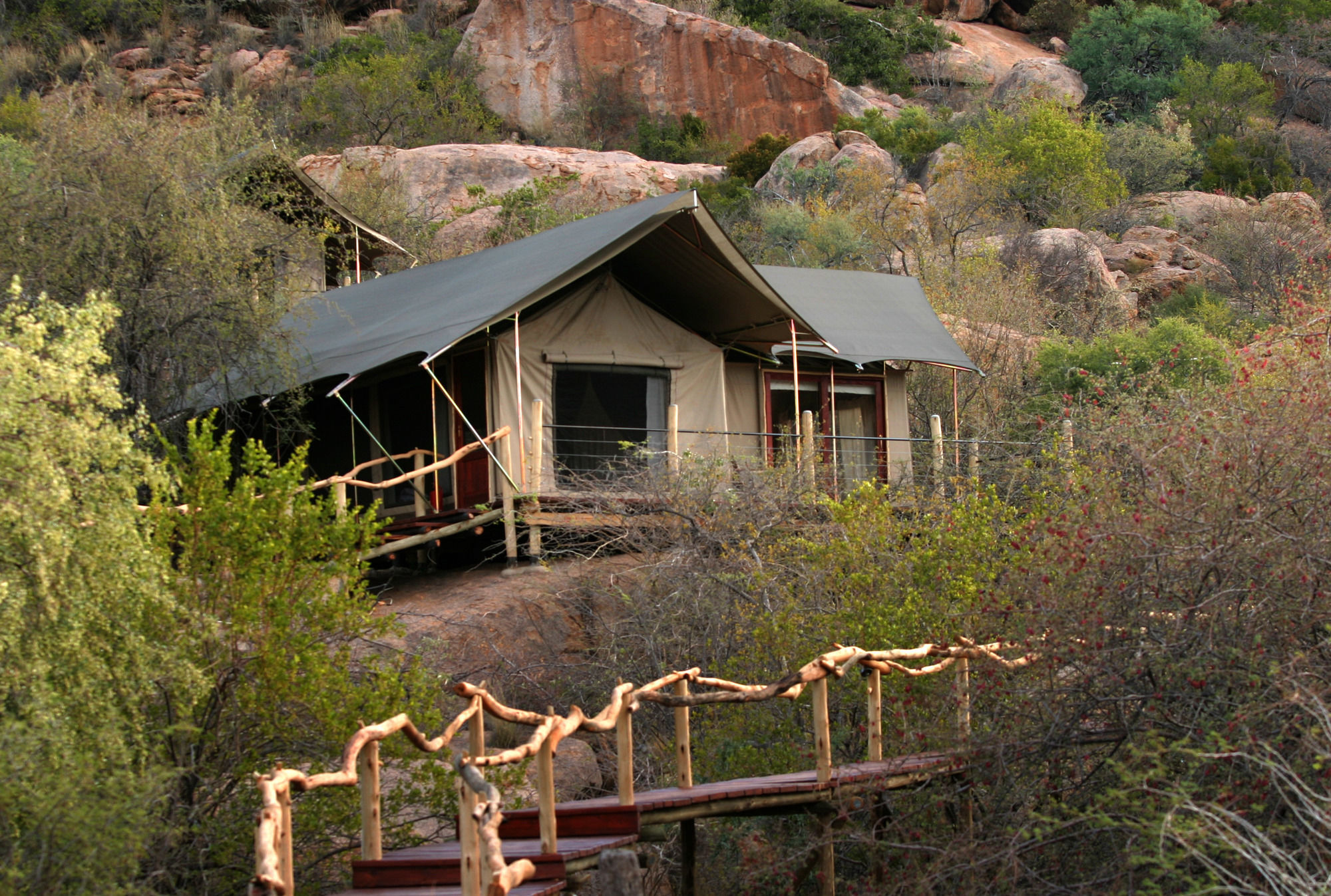 Erongo Wilderness Lodge โอมารูรู ภายนอก รูปภาพ