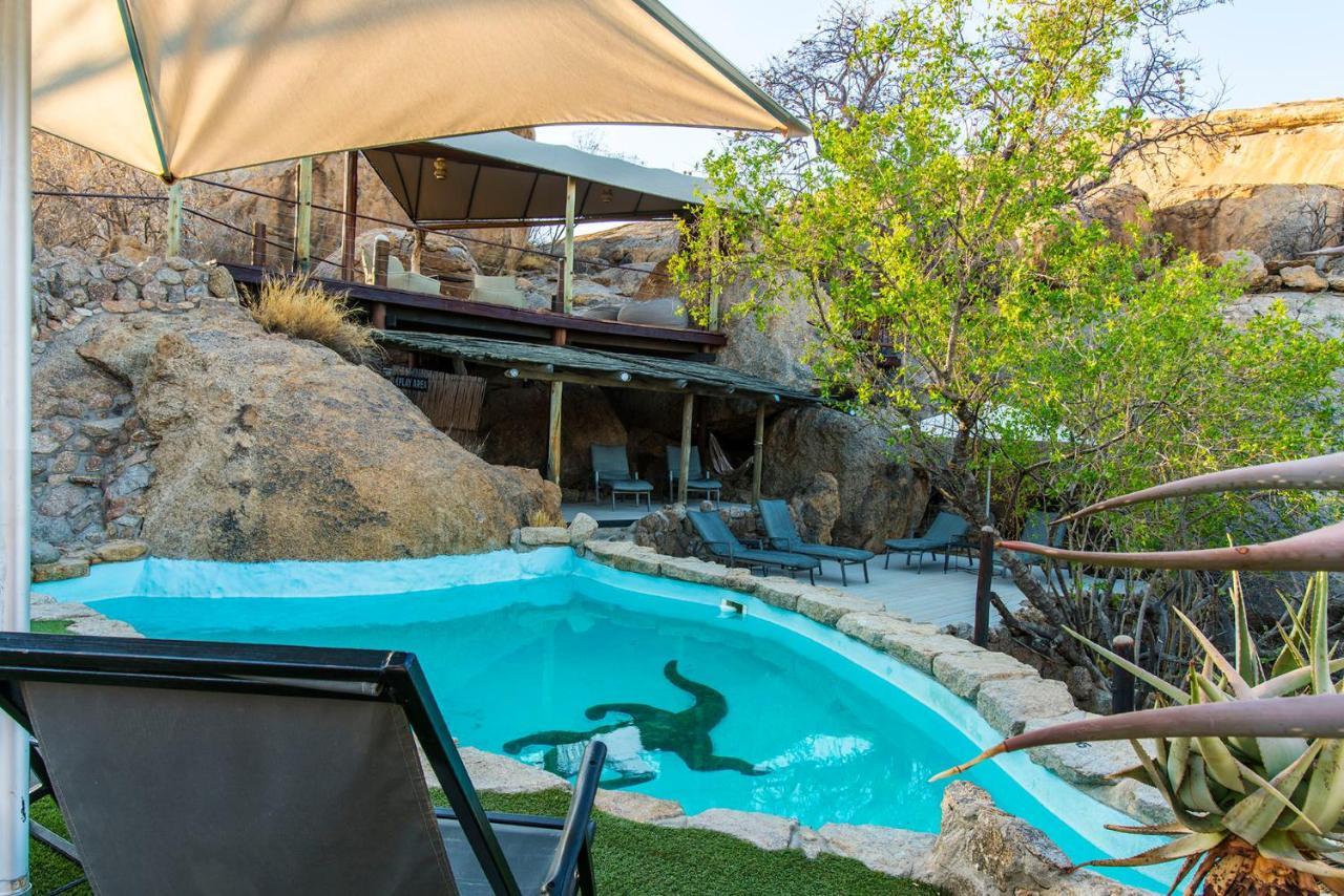 Erongo Wilderness Lodge โอมารูรู ภายนอก รูปภาพ