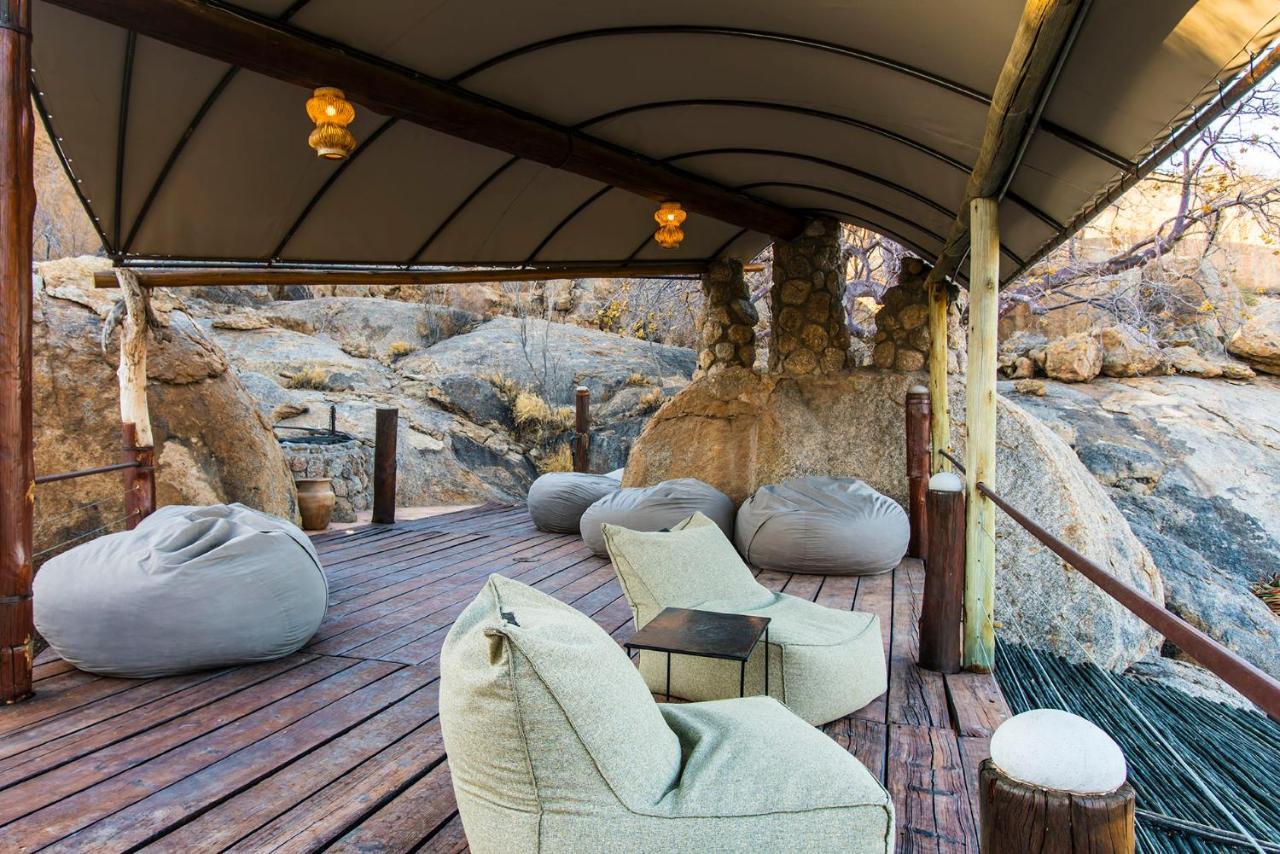 Erongo Wilderness Lodge โอมารูรู ภายนอก รูปภาพ