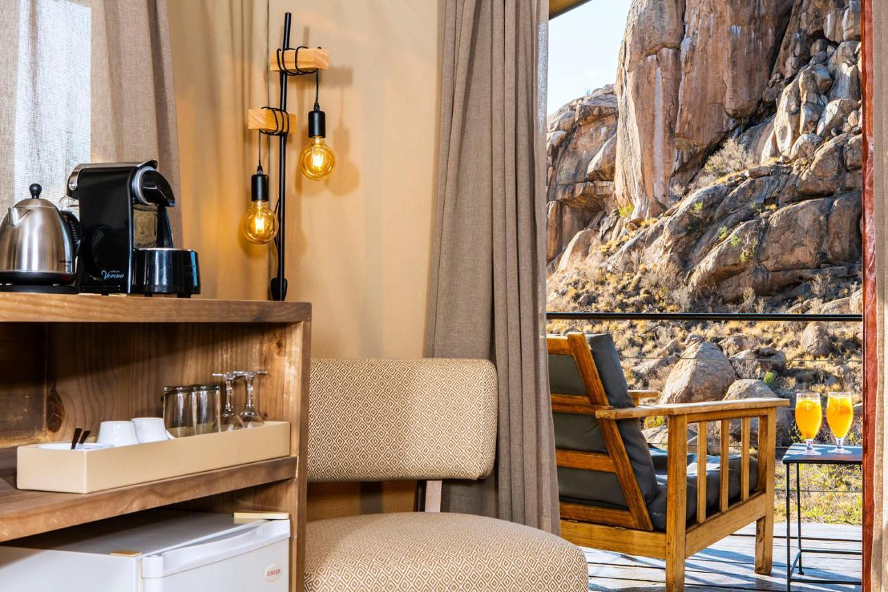 Erongo Wilderness Lodge โอมารูรู ภายนอก รูปภาพ